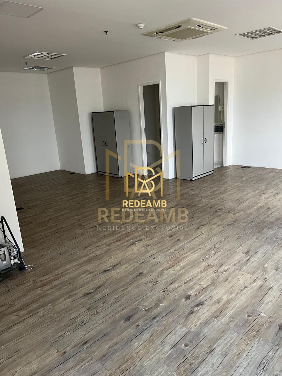 Sala comercial Padrão com 57m², Condomínio Centro Empresarial Araguaia I (CEA) - Alphaville - Barueri/SP