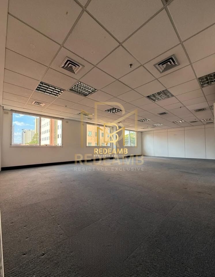 Sala Comercial com 110m², pronta para uso/adaptação - Edifício Confort - Alphaville - Barueri/SP