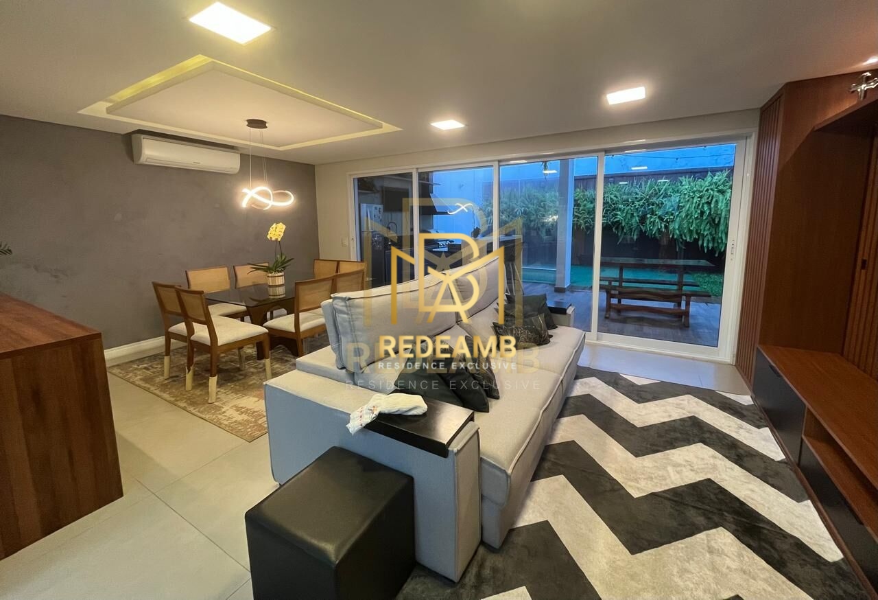 Casa Alto Padrão a Venda com 180m2 - 3 dormitórios sendo 1 suíte no Tamboré 4 em Santana de Parnaíba/SP