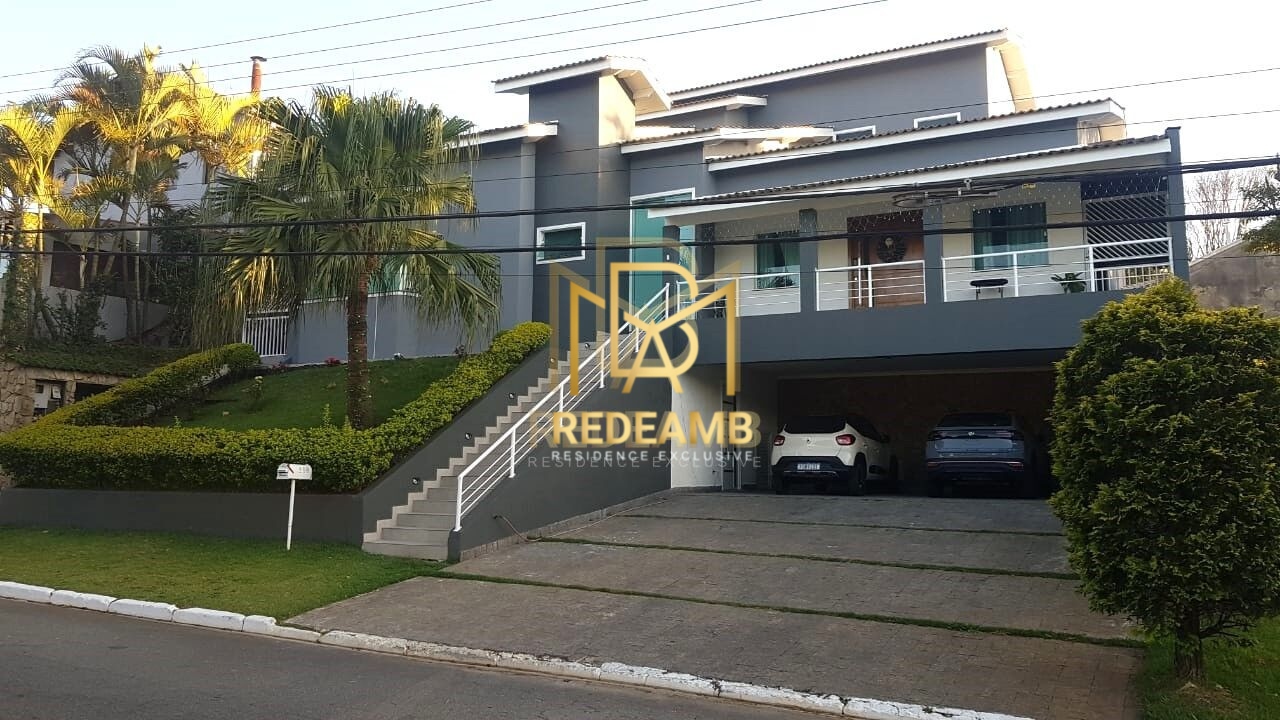 Casa à Venda - Condomínio Tarumã com 4 Suítes em Barueri/SP