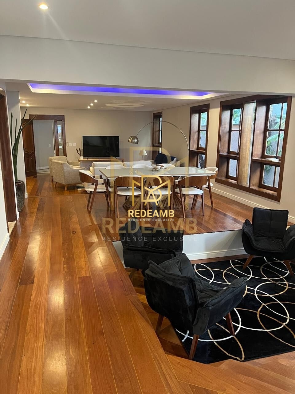 Casa Alto Padrão a Venda com 3 Suítes no Condominio Residencial 5 em Alphaviille - Santana de Parnaíba