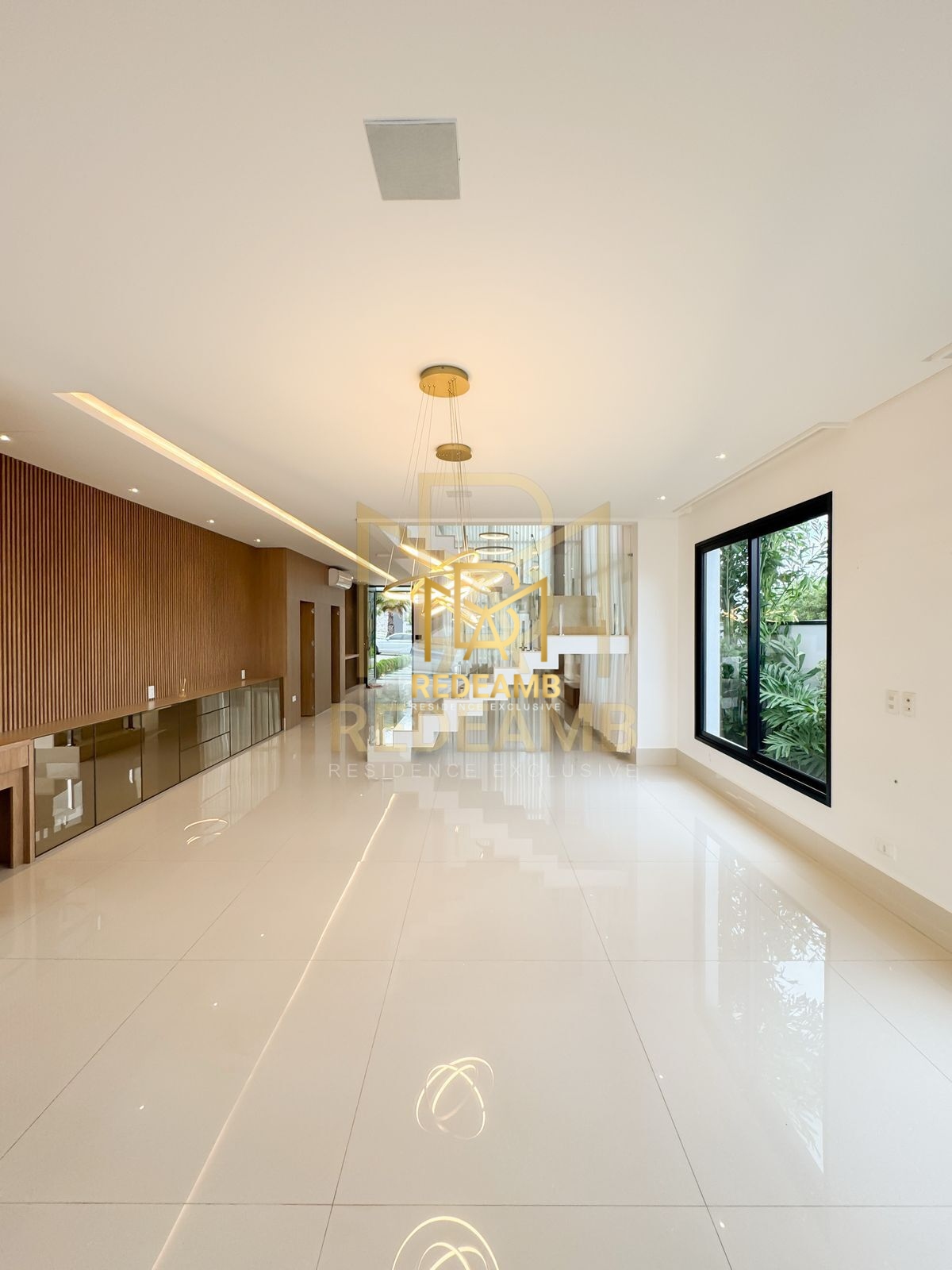 Casa de Luxo a Venda no Gênesis 2 – 4 Suítes, Piscina e Espaço Gourmet