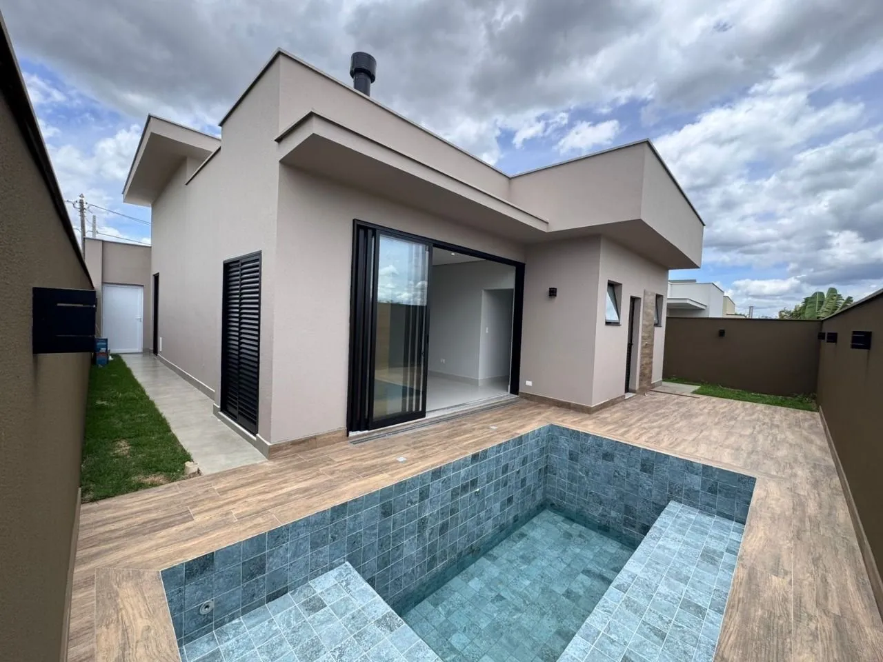 Casa com 3 dormitórios à venda, 183 m² por R$ 1.550.000 - Loteamento Residencial e Comercial Villa D'Aquila - Piracicaba/SP