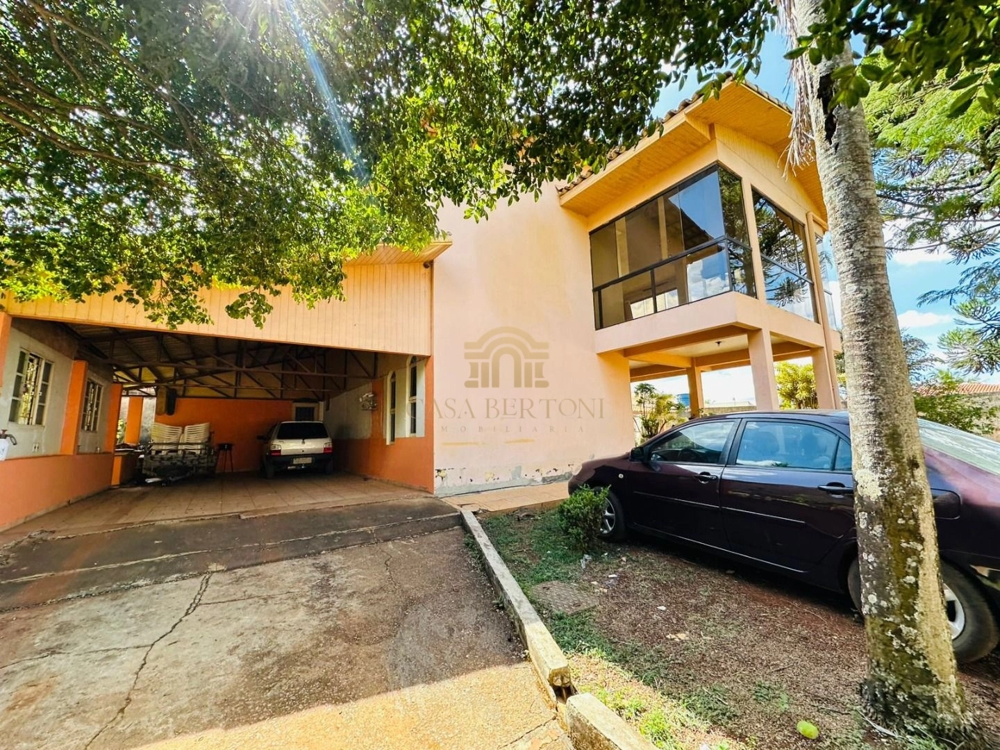CASA COLONIAL NA LAJE VICENTE PIRES 4 QUARTOS ESCRITÓRIO QUINTAL CHURRASQUEIRA