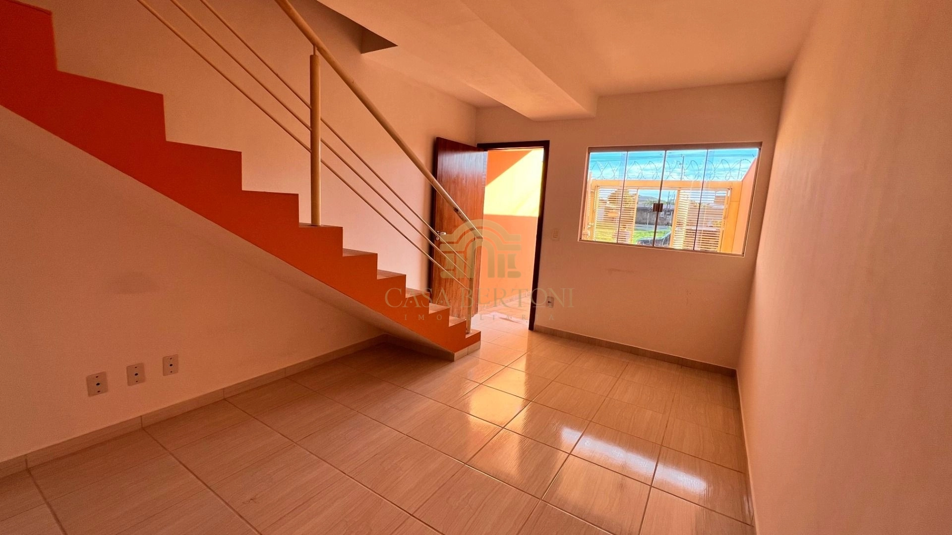 CASA EM RUA REFORMADA NOVO GAMA 2 QUARTOS ACEITA FINANCIAMENTO 1 VAGA DE GARAGEM