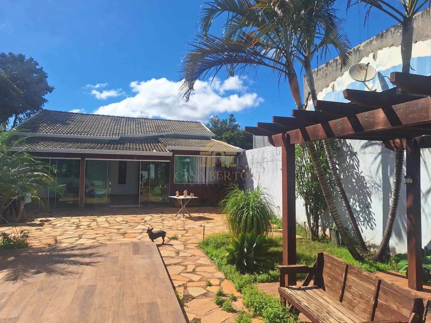 CASA RUA 12 VICENTE PIRES 3 QUARTOS PISCINA ÁREA GOURMET PERMUTA ARMÁRIOS NÃO FINANCIA