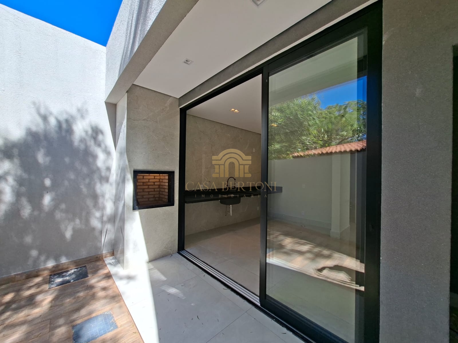 CASA SHA 04 ARNIQUEIRA 3 QUARTOS SUÍTE MASTER LOTE 200M² AVALIA PERMUTA