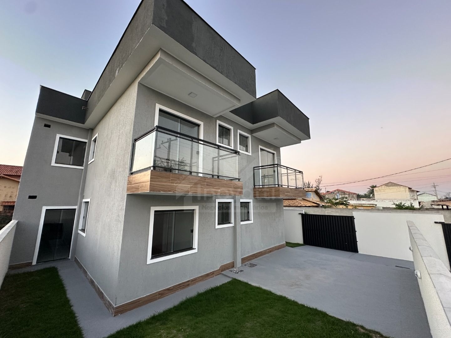 Apartamento com 2 dormitórios à venda, 65 m² por R$ 410.000,00 - Jardim Atlântico Central (Itaipuaçu) - Maricá/RJ