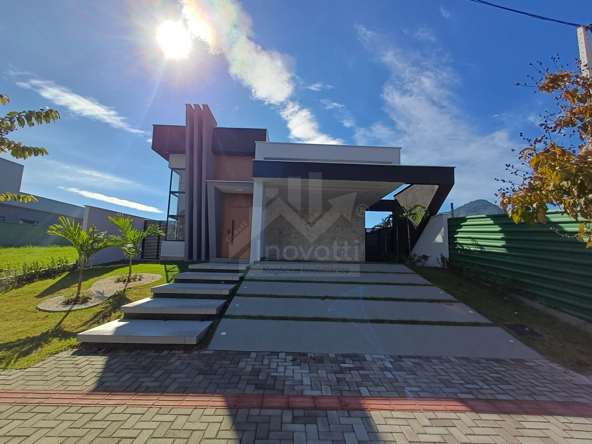 Casa à venda com 3 dormitórios e 3 suítes, 300 m² por R$ 1.260.000,00 - Alphaville I- Maricá/RJ