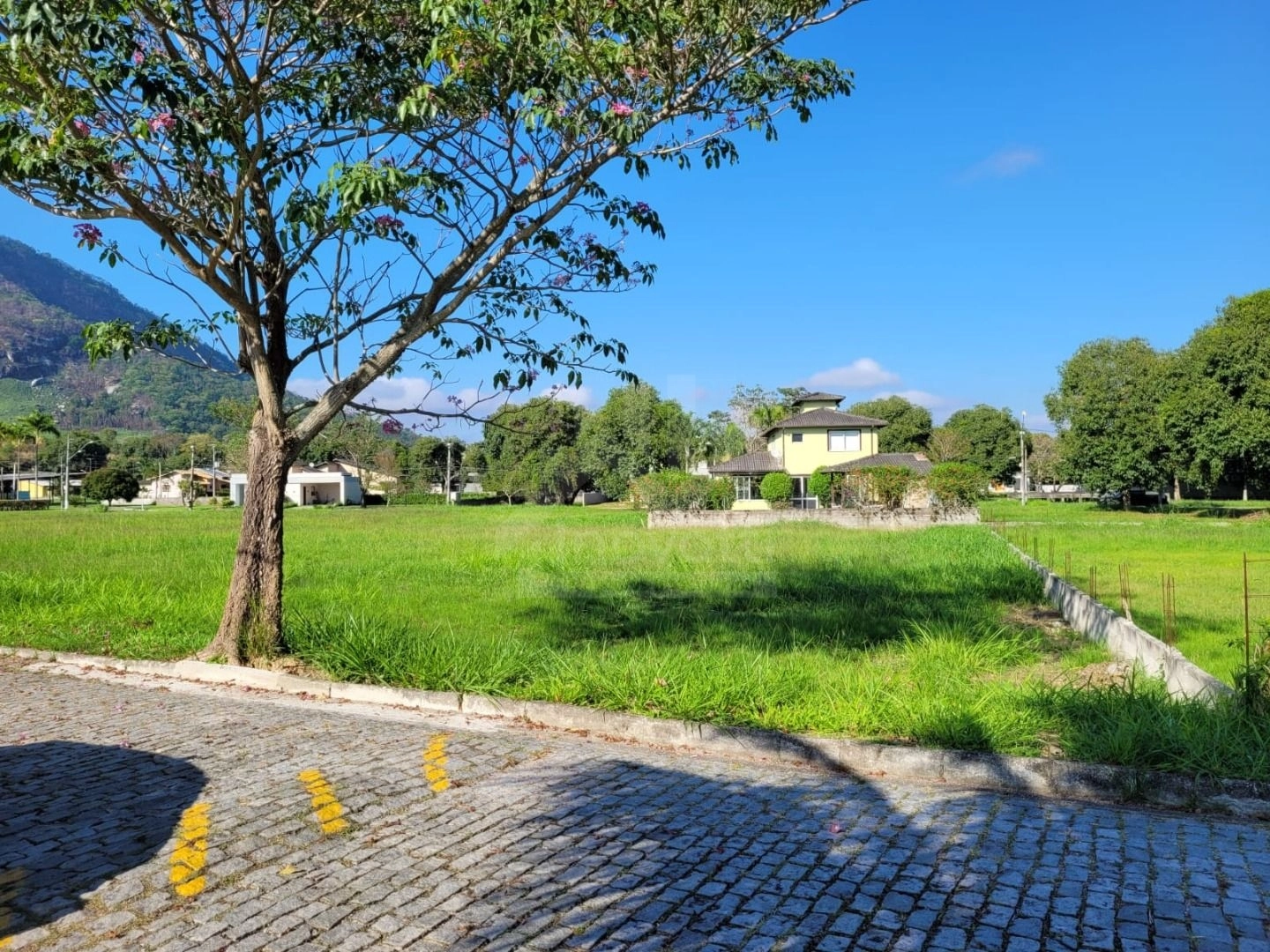 Terreno à venda, 610 m² por R$ 120.000,00 - Ubatiba - Maricá/RJ