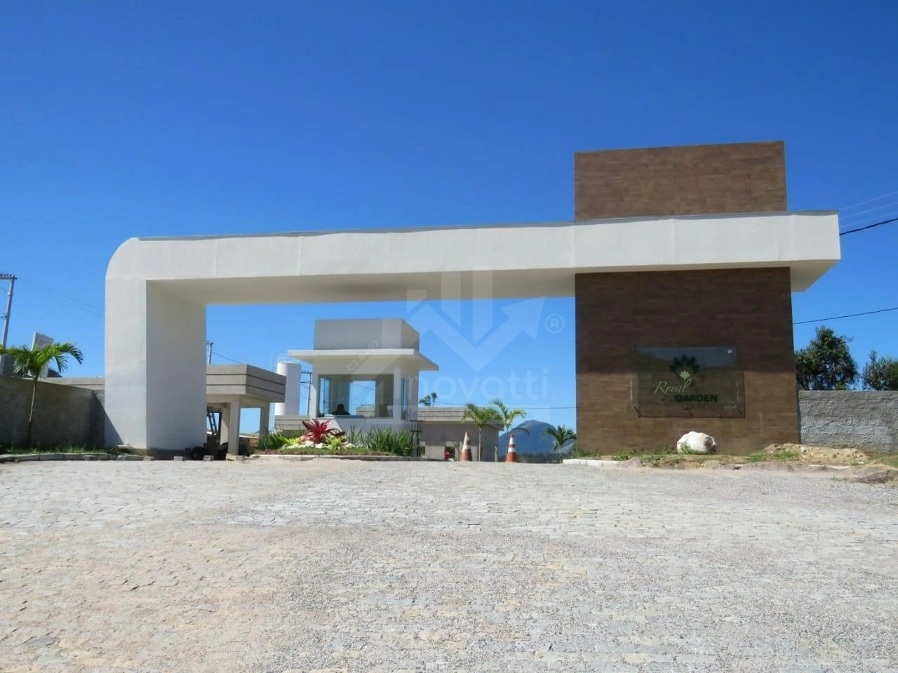 Terreno à venda, 240 m² por R$ 100.000,00 - Caxito - Maricá/RJ