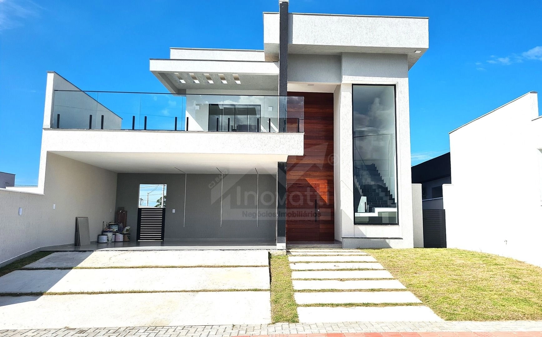 EXCELENTE casa em condomínio com toda infra estrutura, área de lazer completa, segurança a 15 minutos do Centro de Maricá, frente para a Rodovia Amara