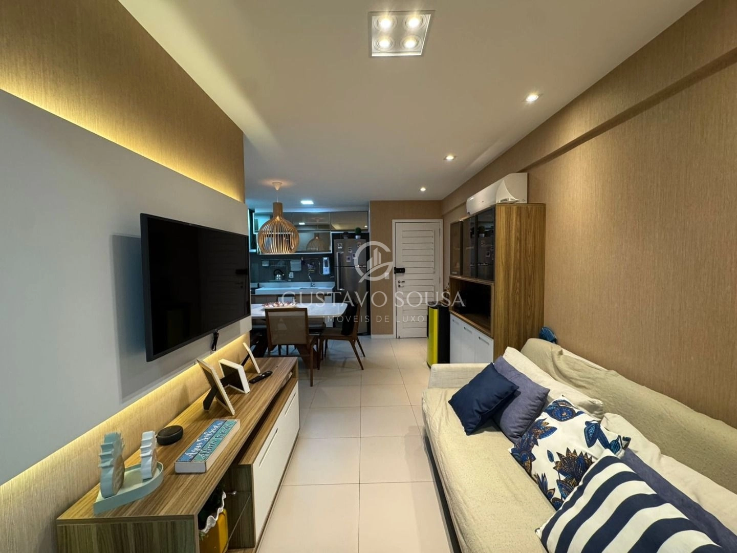 Apartamento com 2 dormitórios à venda, 57 m² por R$ 750.000 - Porto das Dunas