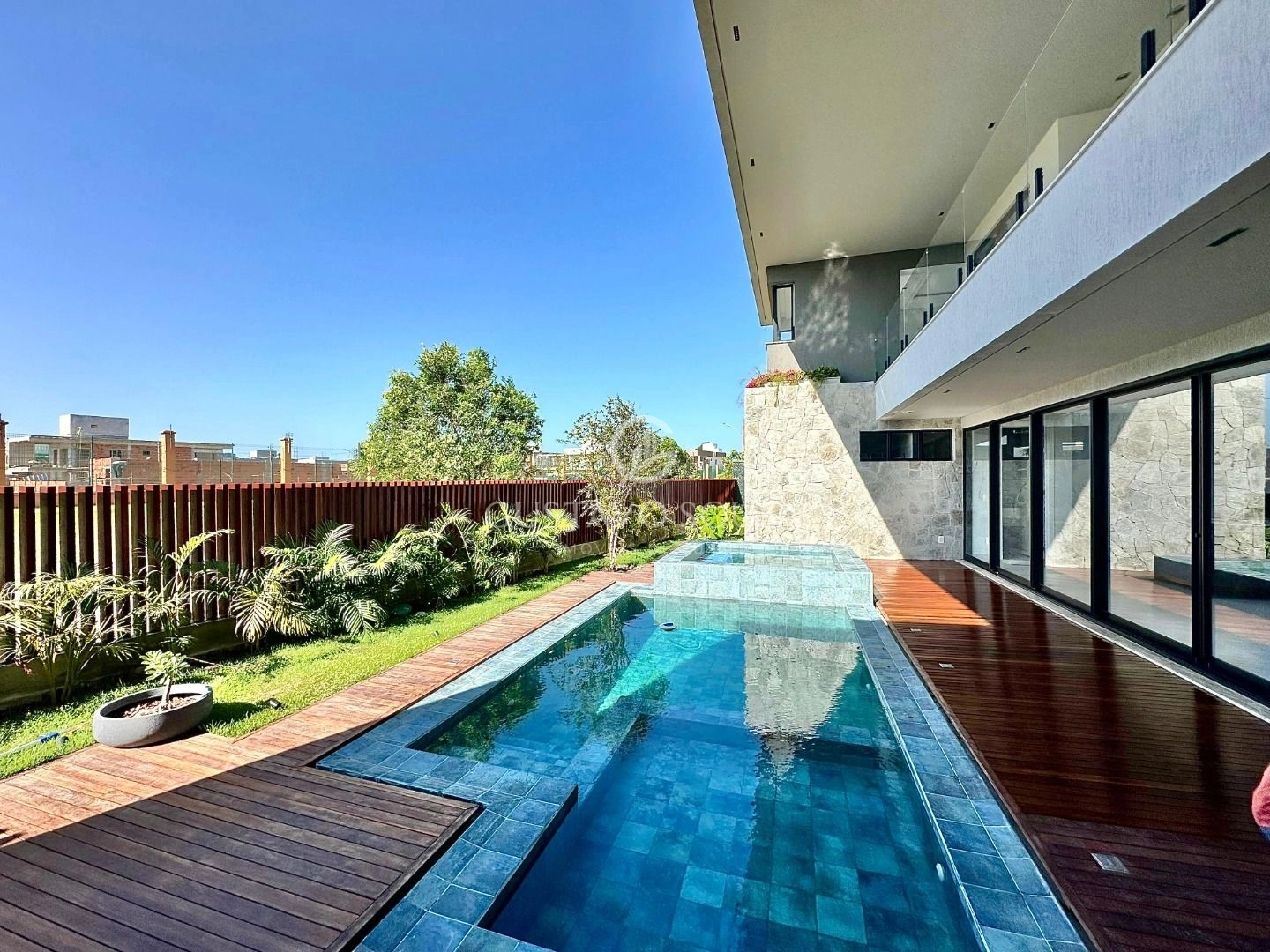 Casa na Cidade Alpha com 4 dormitórios à venda, 360 m² por R$ 3.300.000 - Cidade Alpha - Eusébio/CE
