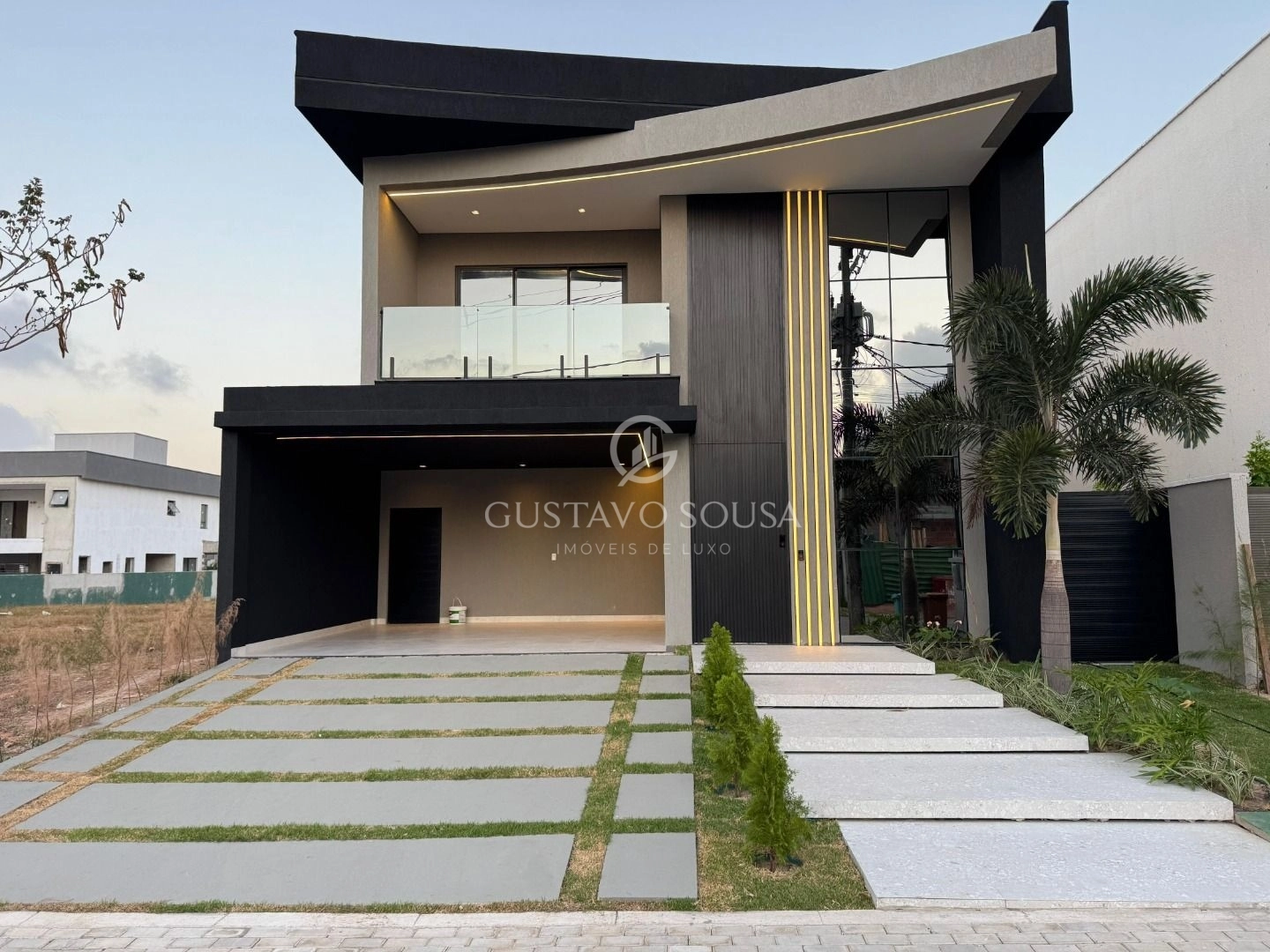 Casa com 4 dormitórios à venda, 268 m² por R$ 2.050.000,00 - Cidade Alpha - Eusébio/CE