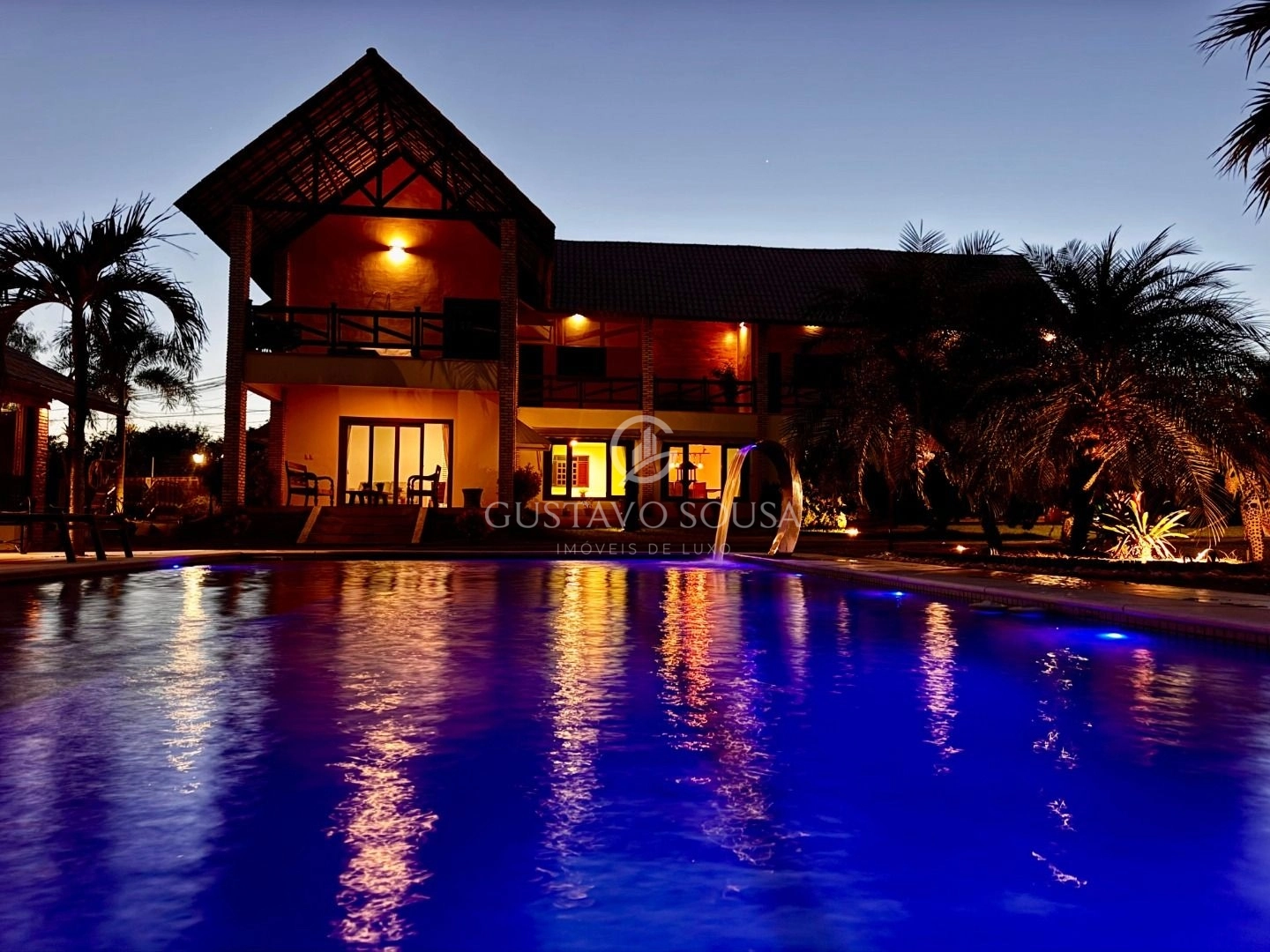 Casa com 6 dormitórios à venda por R$ 3.900.000,00 - Caponga - Cascavel/CE