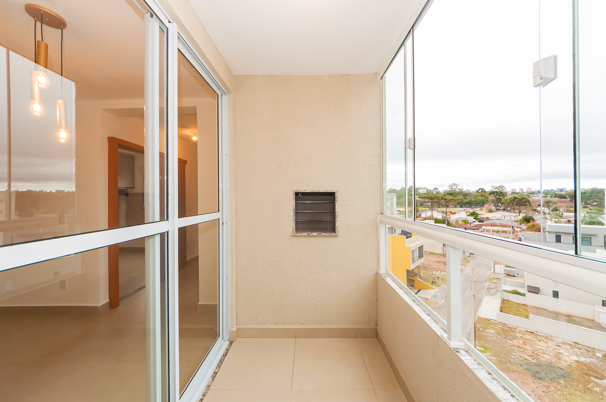 Apartamento à venda em Bacacheri, Curitiba — Fava Imóveis