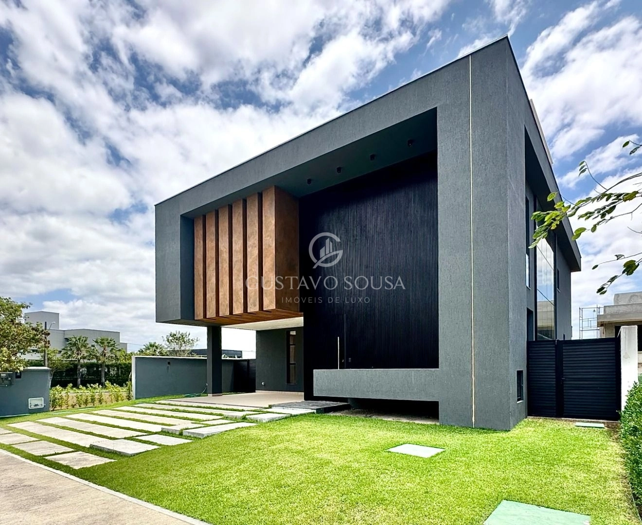 Casa com 4 dormitórios à venda, 432 m² por R$ 3.390.000,00 - Cidade Alpha - Eusébio/CE