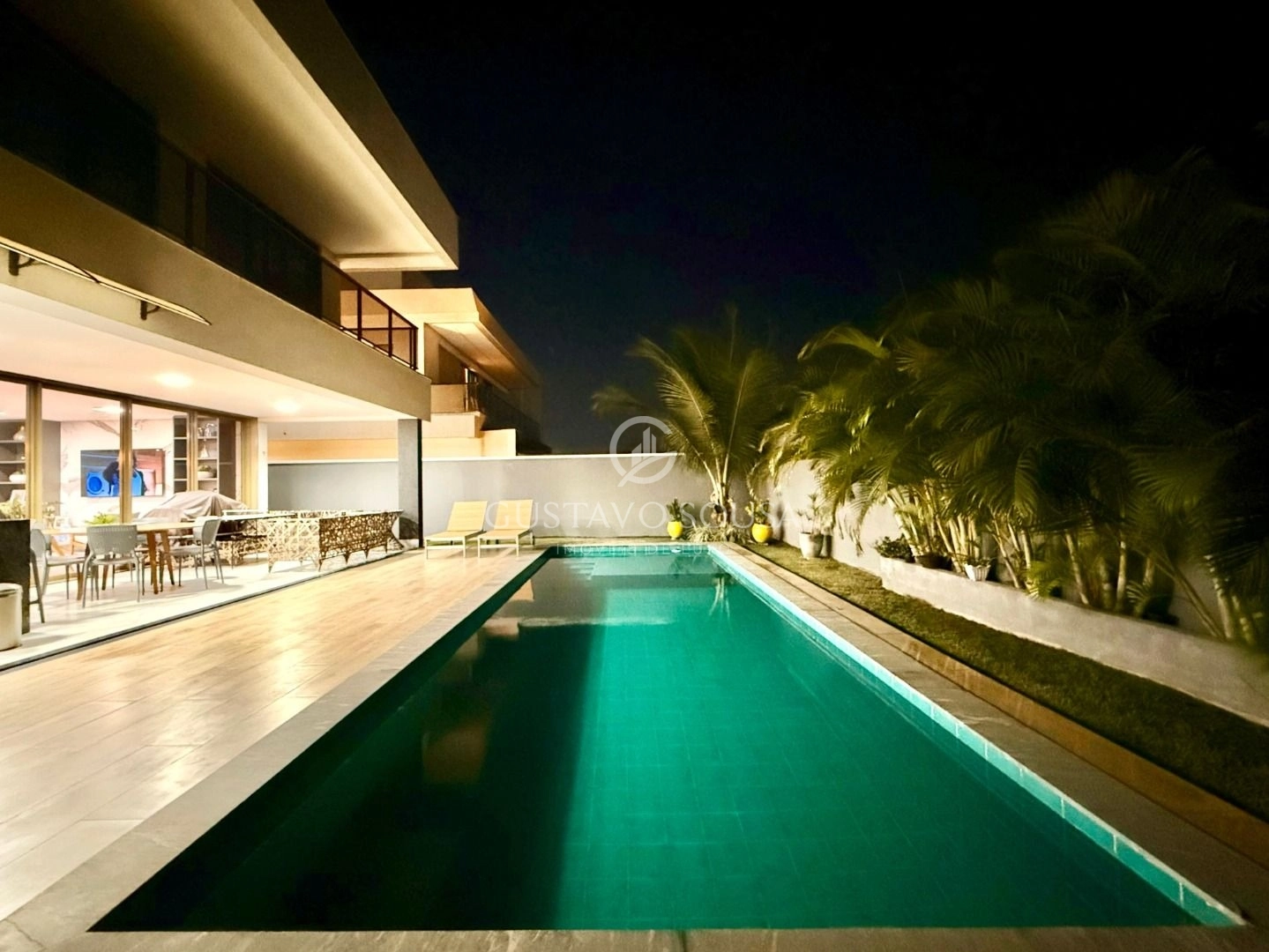 Casa com 4 dormitórios à venda, 350 m² por R$ 2.990.000,00 - Cidade Alpha - Eusébio/CE