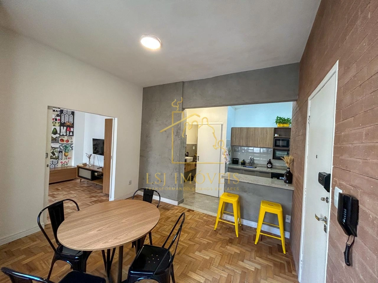 EXCELENTE APARTAMENTO 2 QUARTOS - EDIFICIO MALETTA - CENTRO DA CIDADE