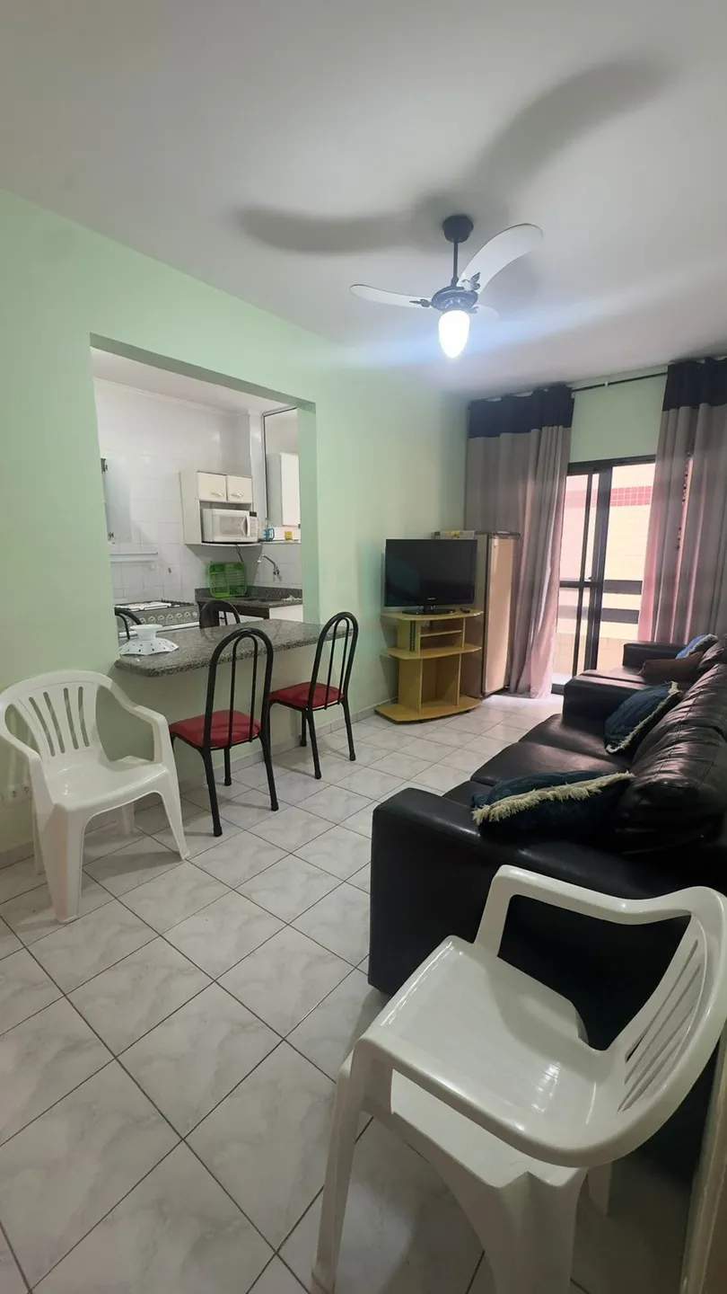 LOUCURA, LOUCURA. Excelente apartamento na Vila Caiçara, todo mobiliado, de 02 dormitórios.