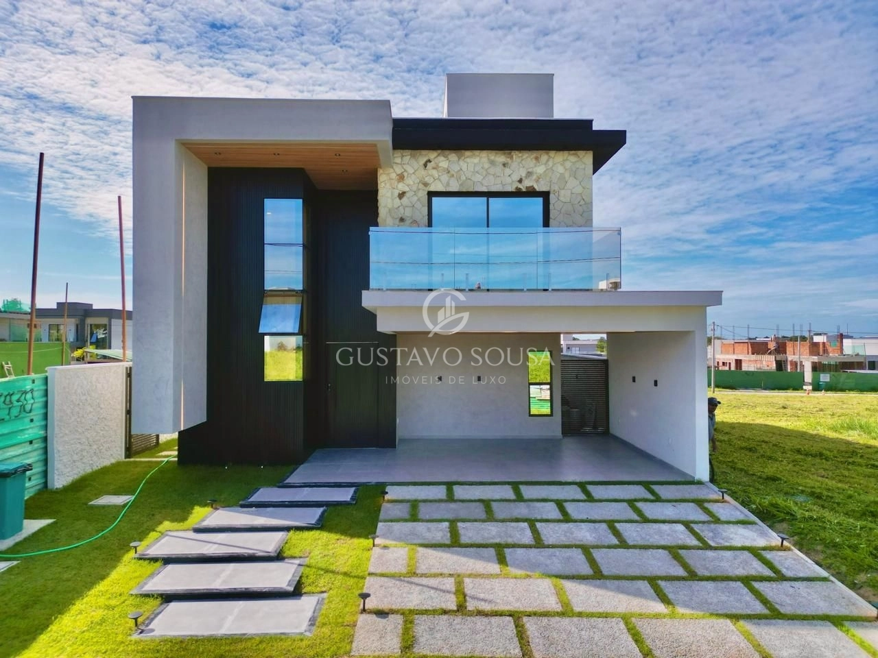 Casa com 4 dormitórios à venda, 245 m² por R$ 1.890.000,00 - Cidade Alpha - Eusébio/CE