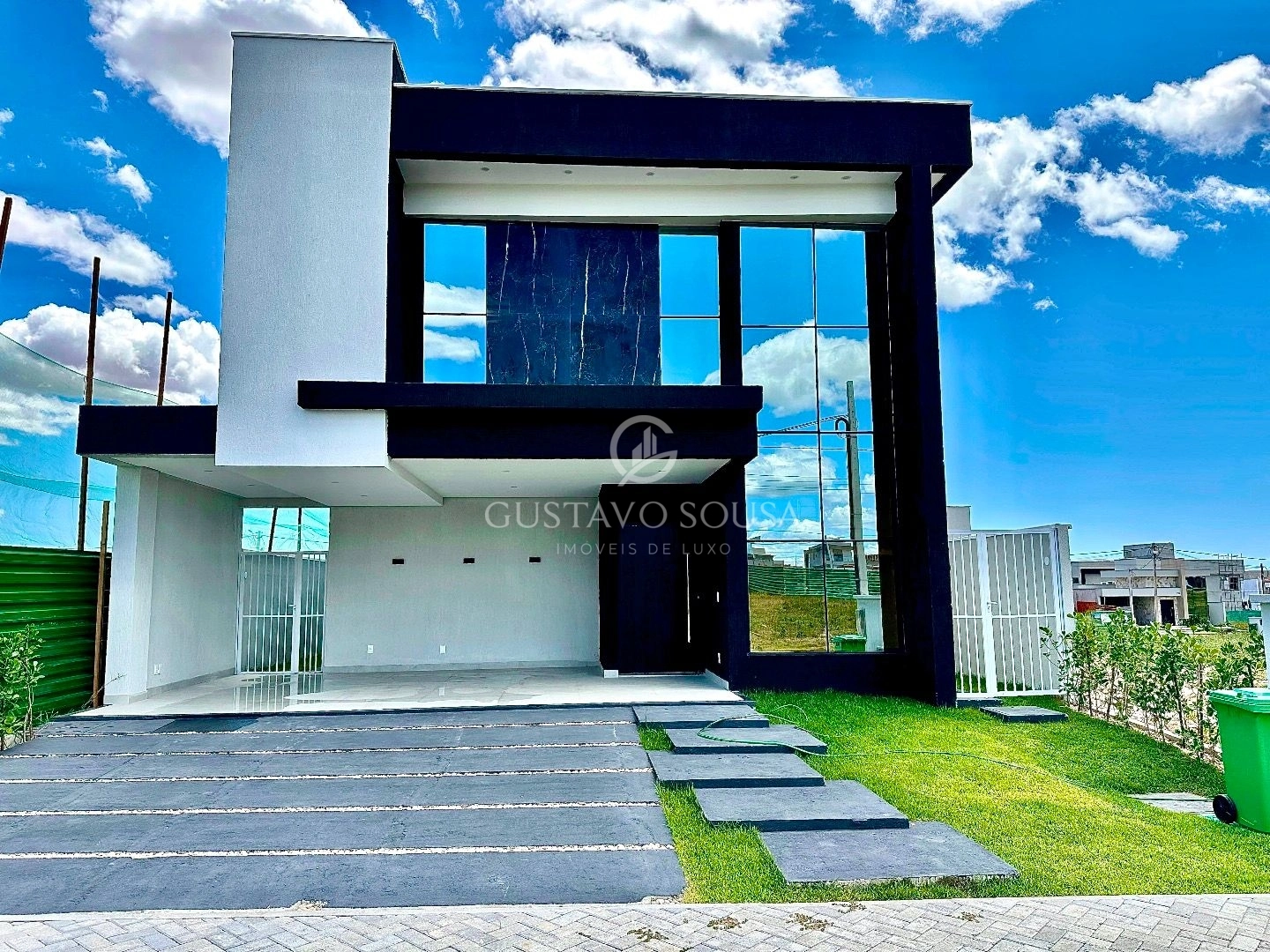 Casa com 4 dormitórios à venda, 240 m² por R$ 1.600.000,00 - Cidade Alpha - Eusébio/CE
