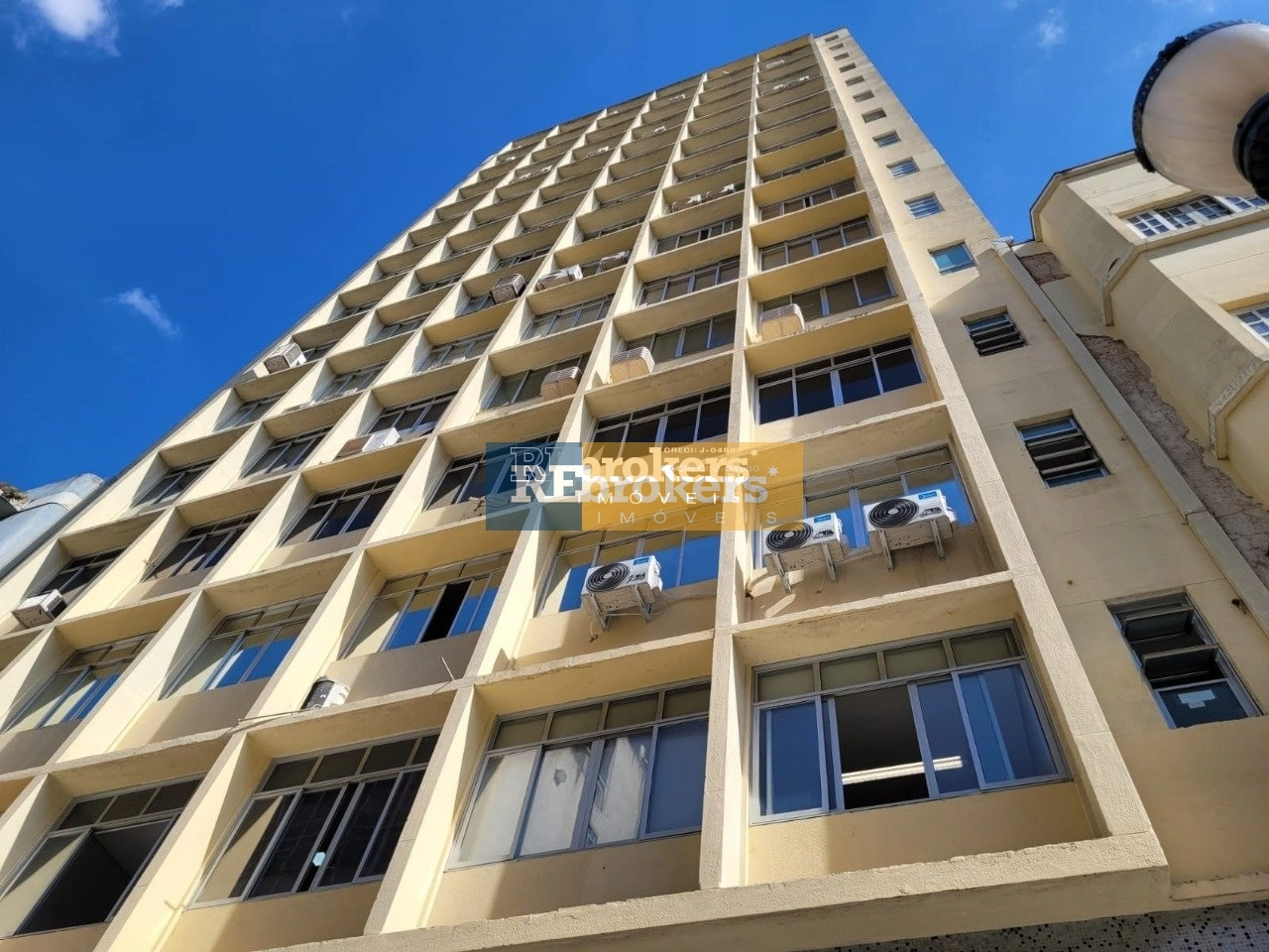 Sala  comercial, com 4 BWC, à Venda, no Centro - Galeria Lustoza - Curitiba - REbrokers