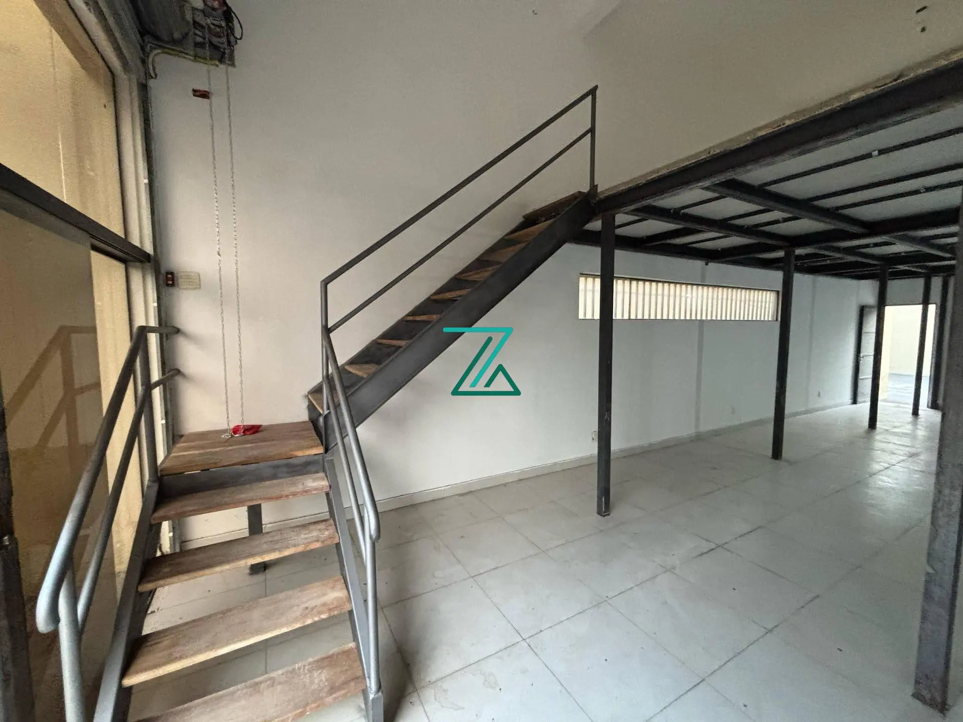 Salão Comercial com 101m² para locação na Avenida Antônio Segre, Jardim Brasil, Jundiaí - São Paulo