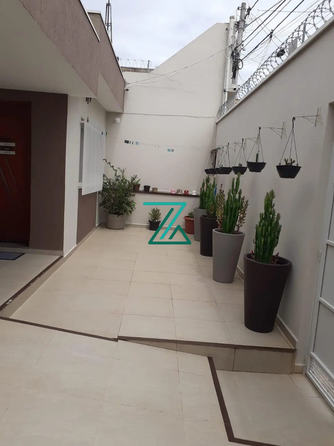 Belíssima casa com 200m² de área total e 3 dormitórios à venda no Jardim Messina em Jundiaí, São Paulo