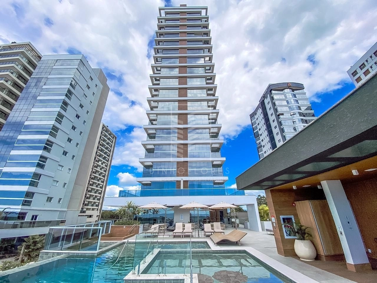 Apartamento com 2 dormitórios à venda, 82 m² por R$ 1.250.000 - Centro - Balneário Piçarras/SC