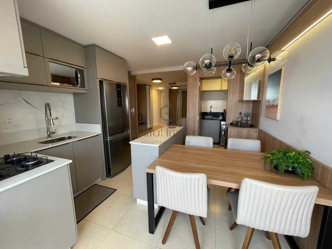 Apartamento em Piçarras com duas suites a 250 metros do mar
