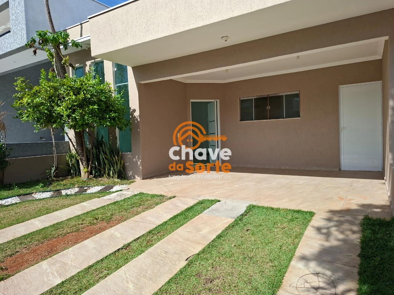 Casa em condomínio com 3 quartos, suíte, 4 vagas e lazer completo em Cajuru do Sul, Sorocaba
