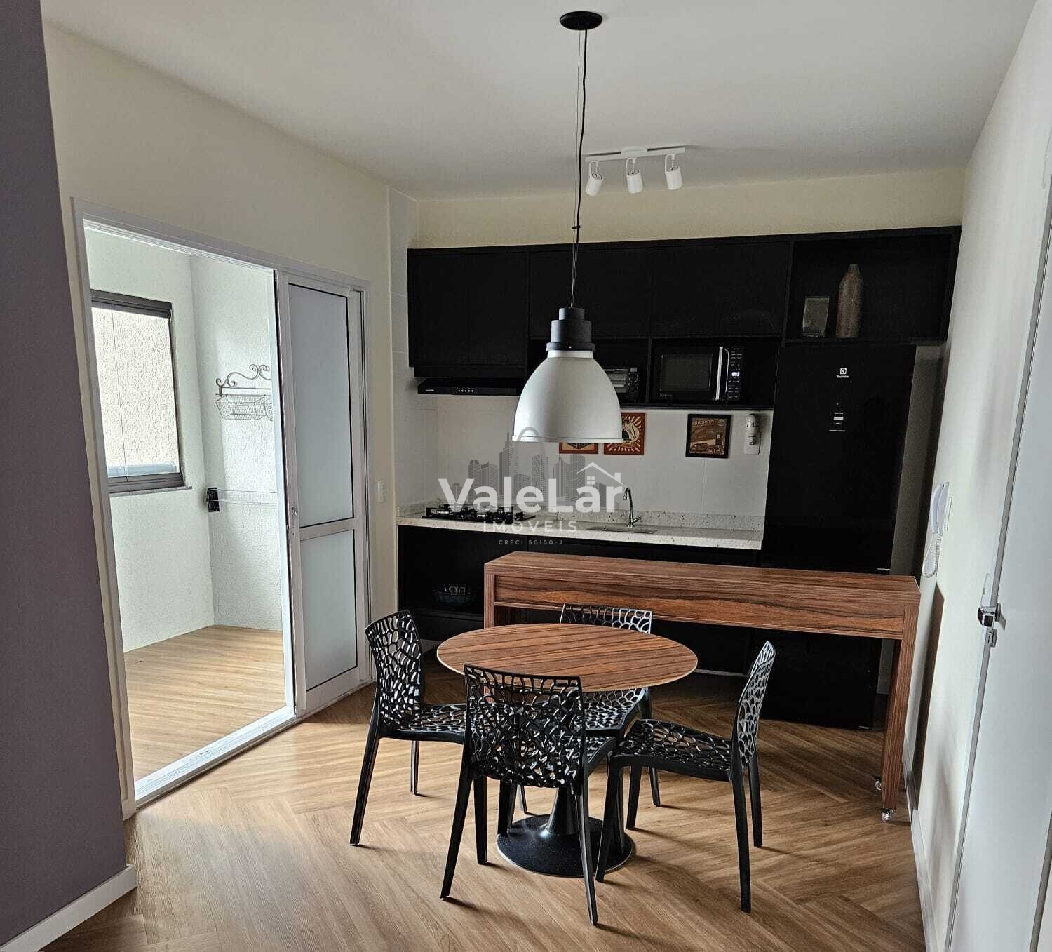 Apartamento mobiliado com 2 quartos, suíte, piscina e churrasqueira na Vila Industrial, São José dos Campos