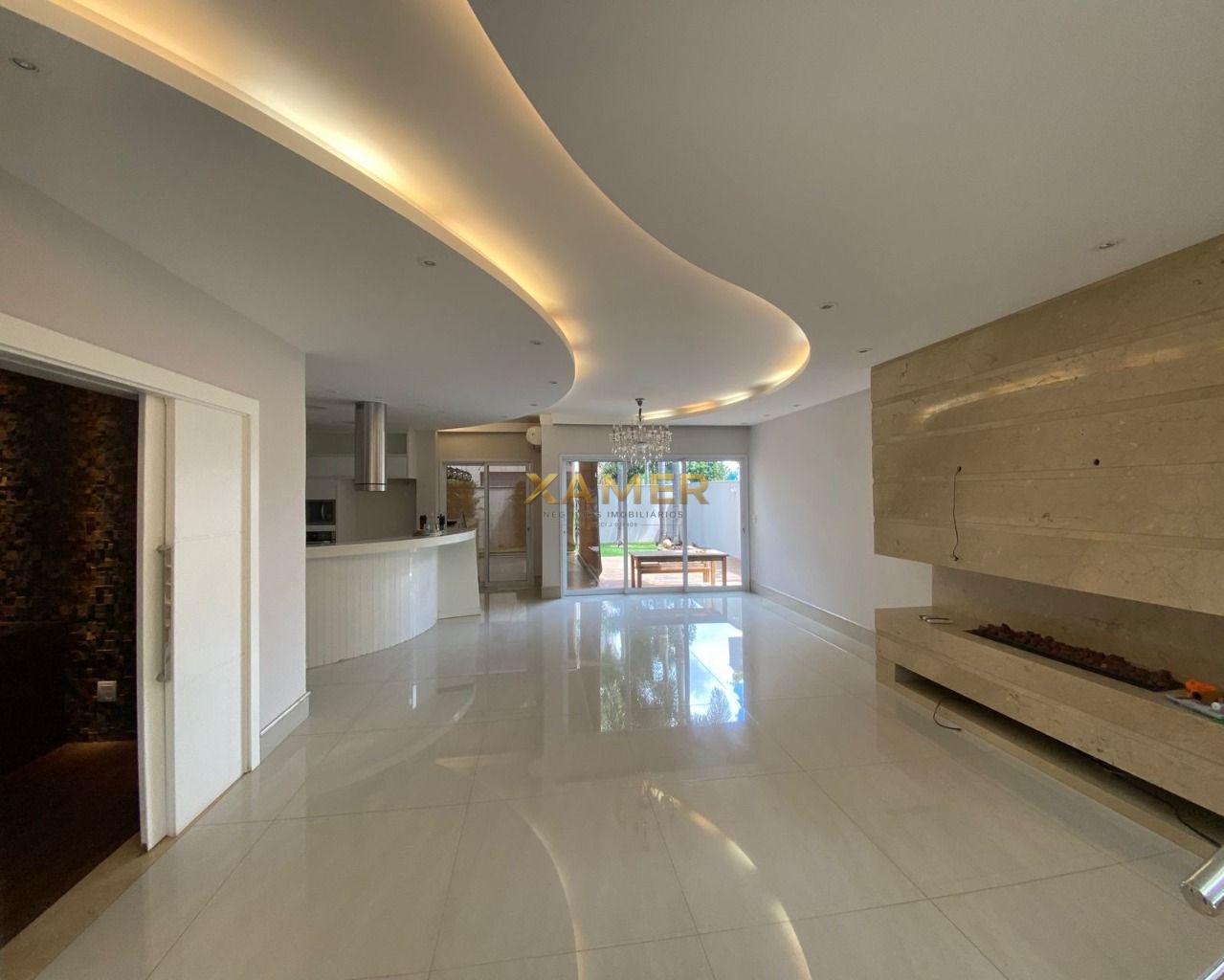 Sobrado no Condomínio Residencial Villa D'Aquila com 3 dormitórios e 4 vagas de garagem - R$ 1.860.000,00