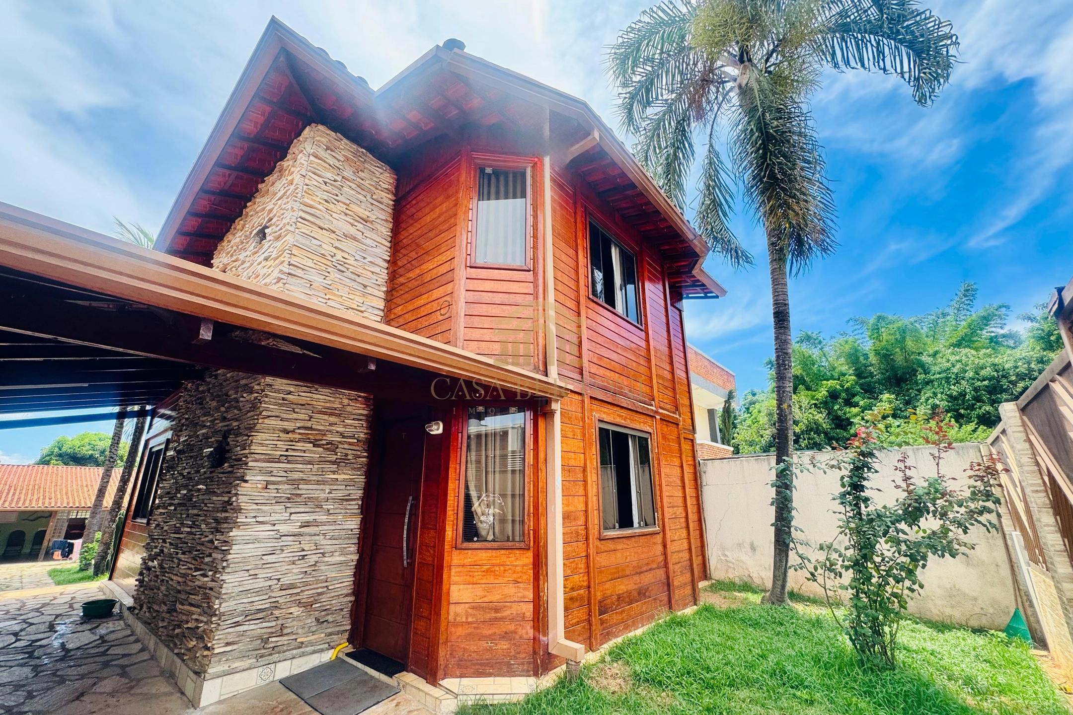CASA ARNIQUEIRA 3 QUARTOS EDÍCULA PISCINA ÁREA VERDE CONDOMÍNIO FECHADO ESCRITURADA NÃO FINANCIA