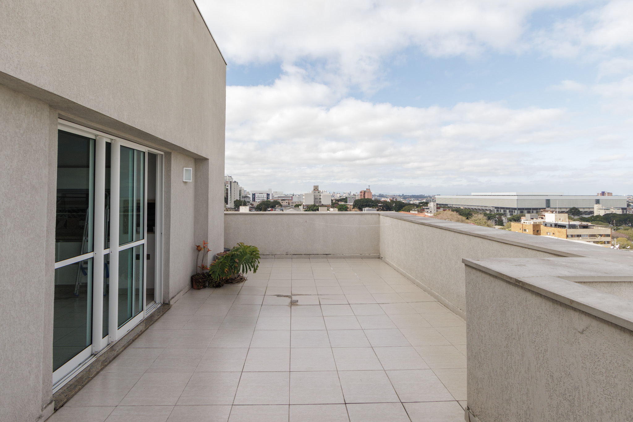 Duplex com terraço no Água Verde