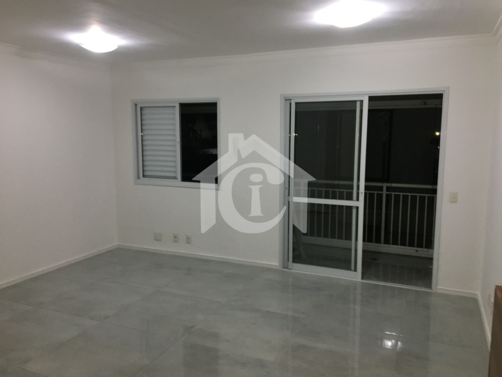 Apartamento de 78 m² com sala ampliada, 2 dormitórios e vaga para locação no Centro de Diadema
