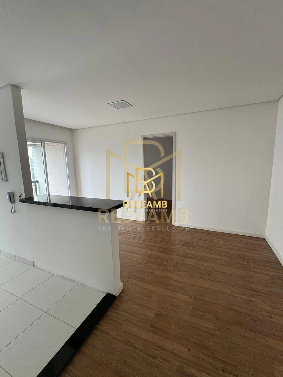 Apartamento de 1 dormitórios , 50m2, sem mobília, 1 vaga de garagem.