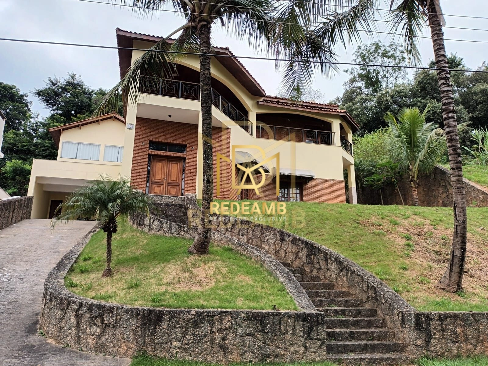 Casa Alto Padrão com 1.000 m², 05 suítes com Closet e  banheira, condomínio Tarumã em Santana de Parnaíba
