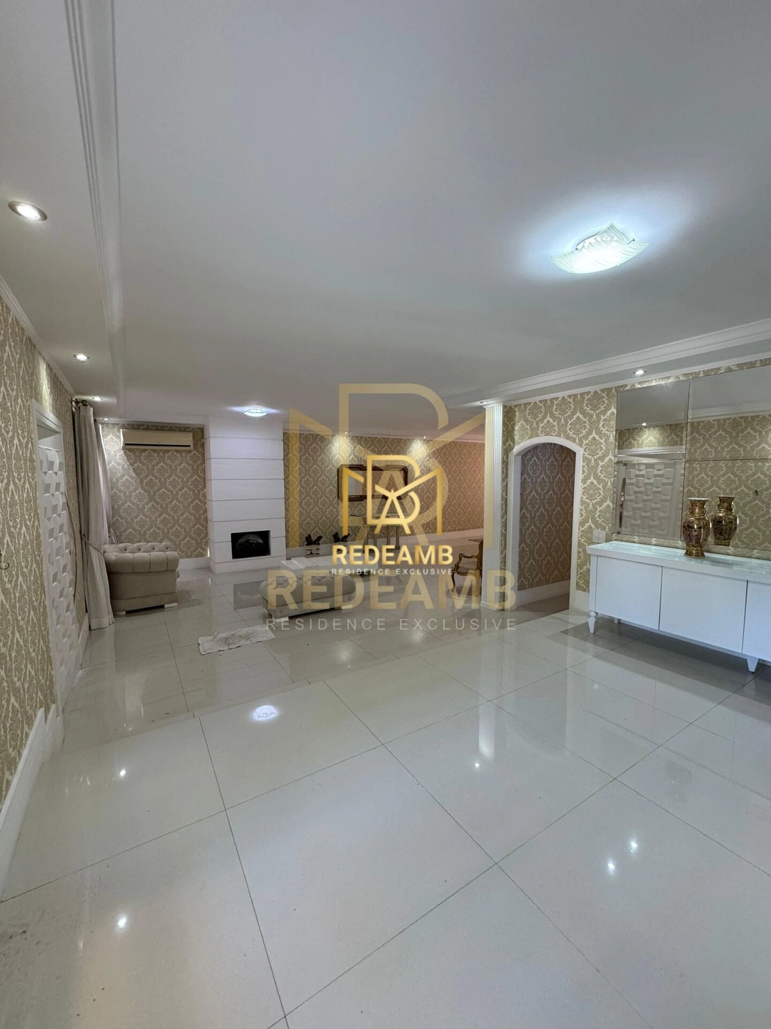 Casa Alto Padrão a Venda no Residencial 4 em Alphaville, Santana de Parnaíba/SP