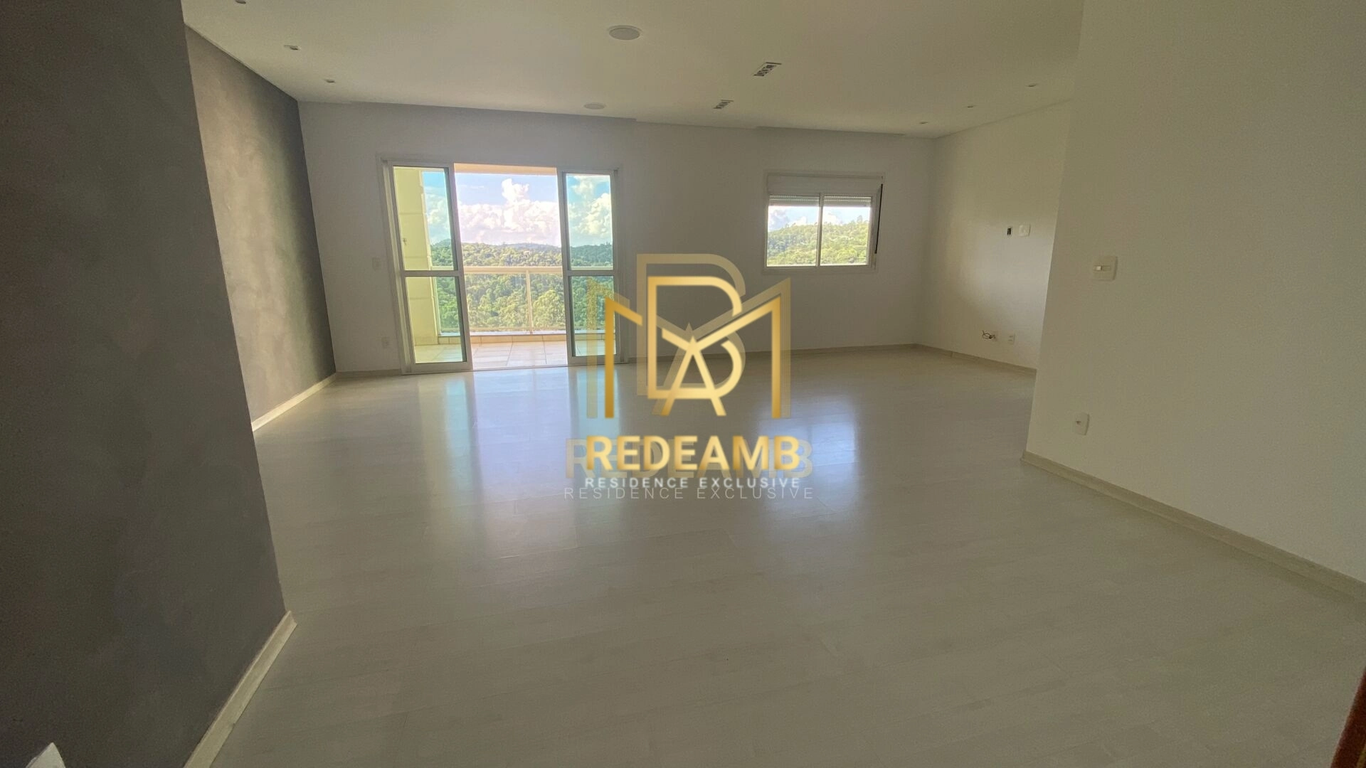 Apartamento para alugar com 133m² e 03 dormitórios, sendo 01 suite - Condomínio Resort Tamboré - Santana de Parnaíba/SP