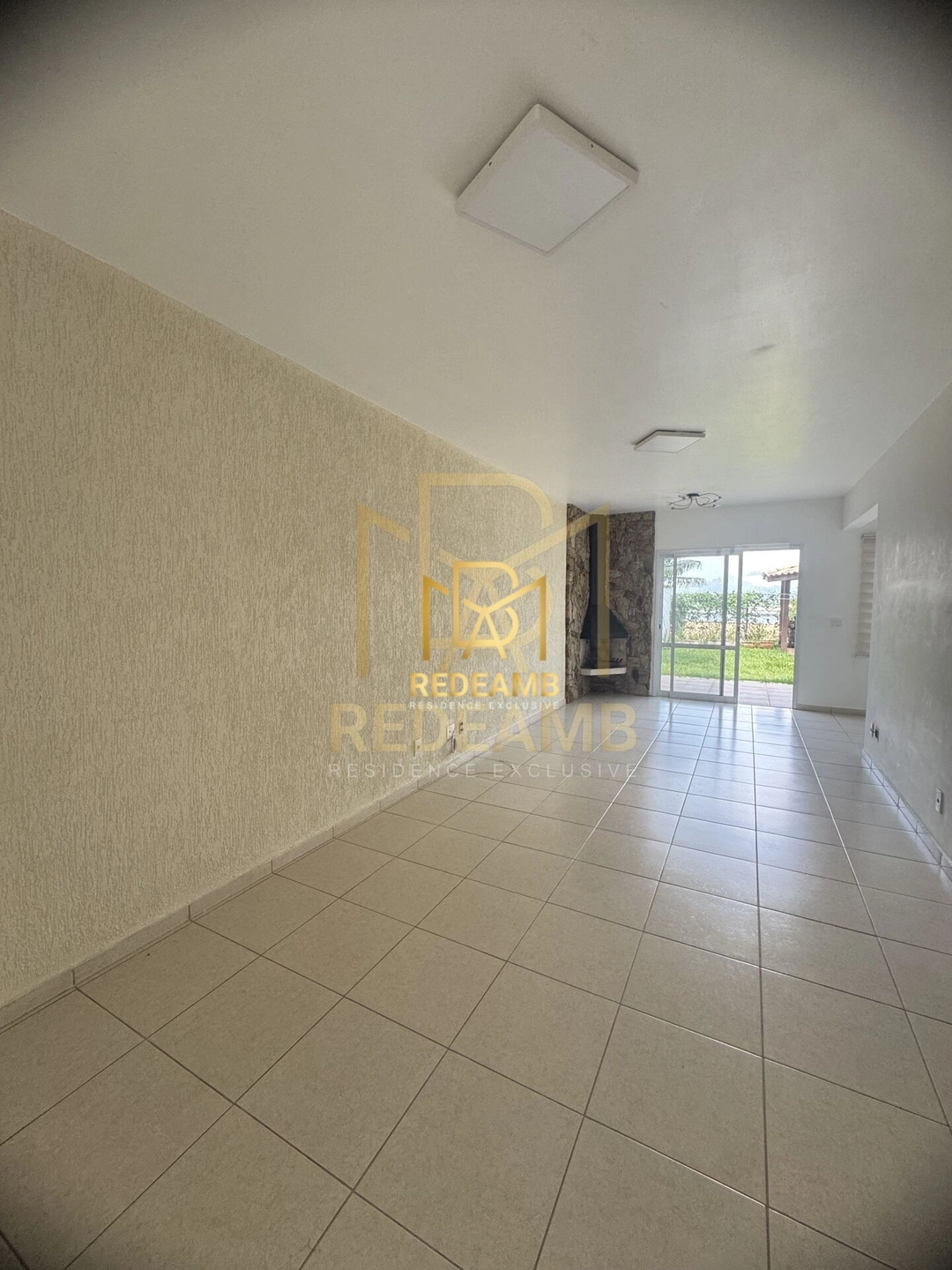 Casa em Condomínio para locação com 3 dormitórios sendo 1 suite com closet no Condominio Scenic em Alphaville - Santana de Parnaíba