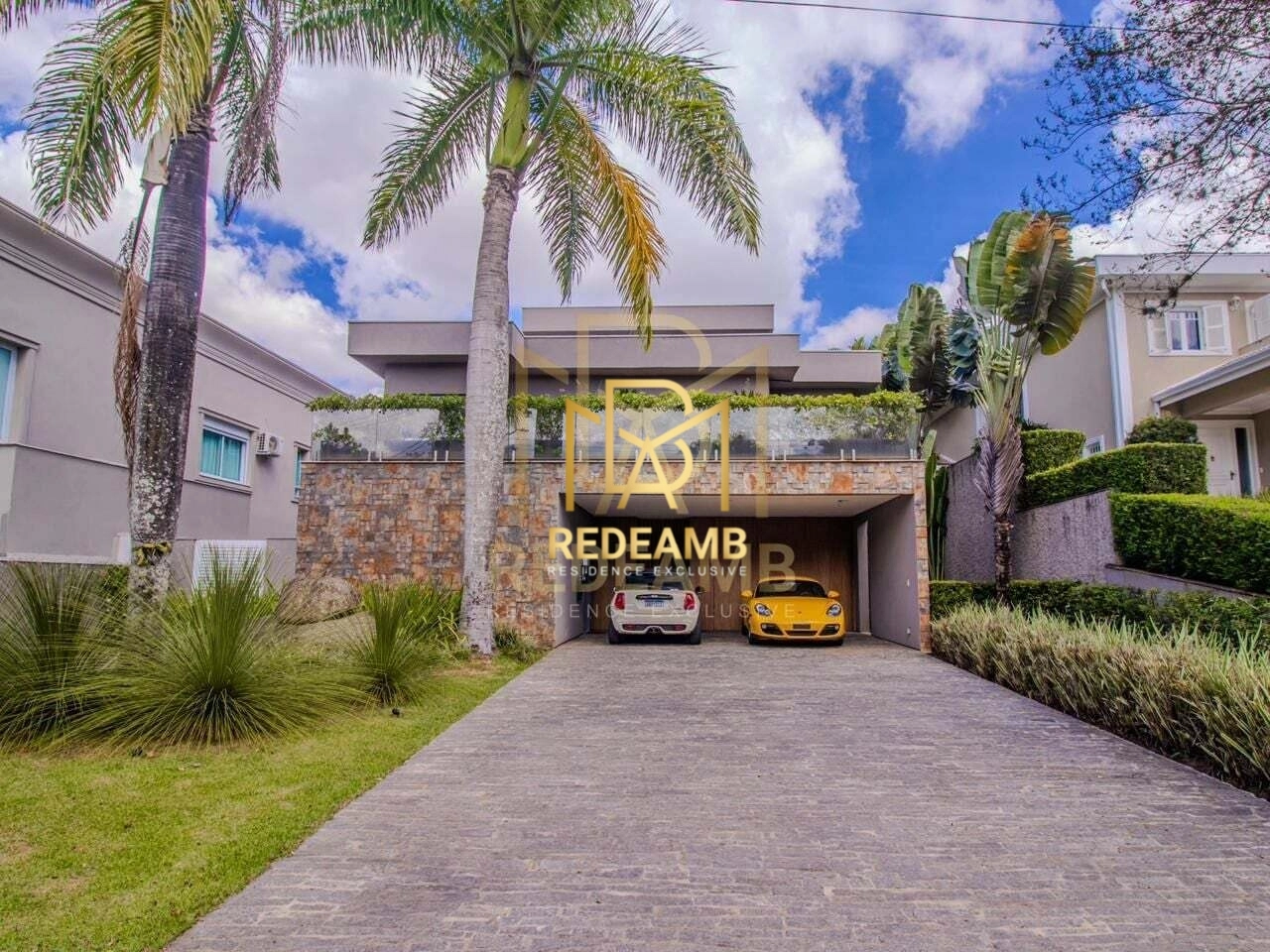 Linda Casa Mobiliada e Decorada disponível para Venda no Residencial Melville.