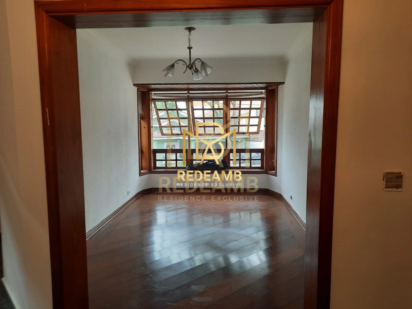 Casa à venda Alto Padrão com 300 m², 3 suítes e lareira no Condomínio Residencial 9 - Alphaville - Santana de Parnaíba