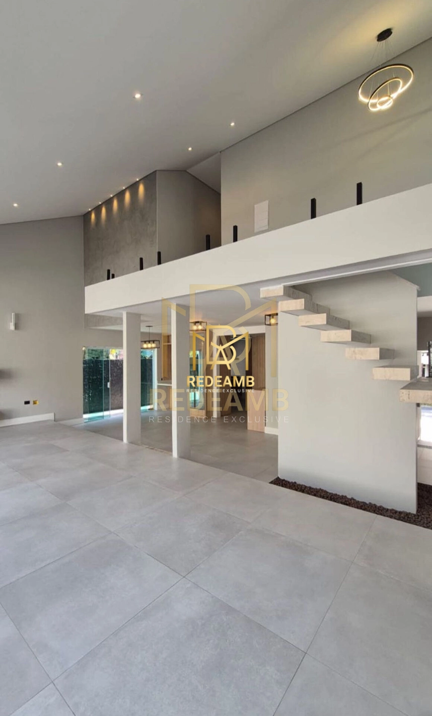 Linda Casa a Venda com 3 Suítes no Condomínio Residencial 4 em Alphaville - Santana de. Parnaíba