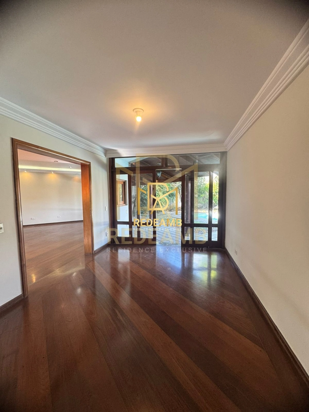 Casa Alto Padrão com 420 m², 03 dormitórios, sendo 03 suítes - Condomínio Residencial 5 - Alphaville - Santana de Parnaíba/SP