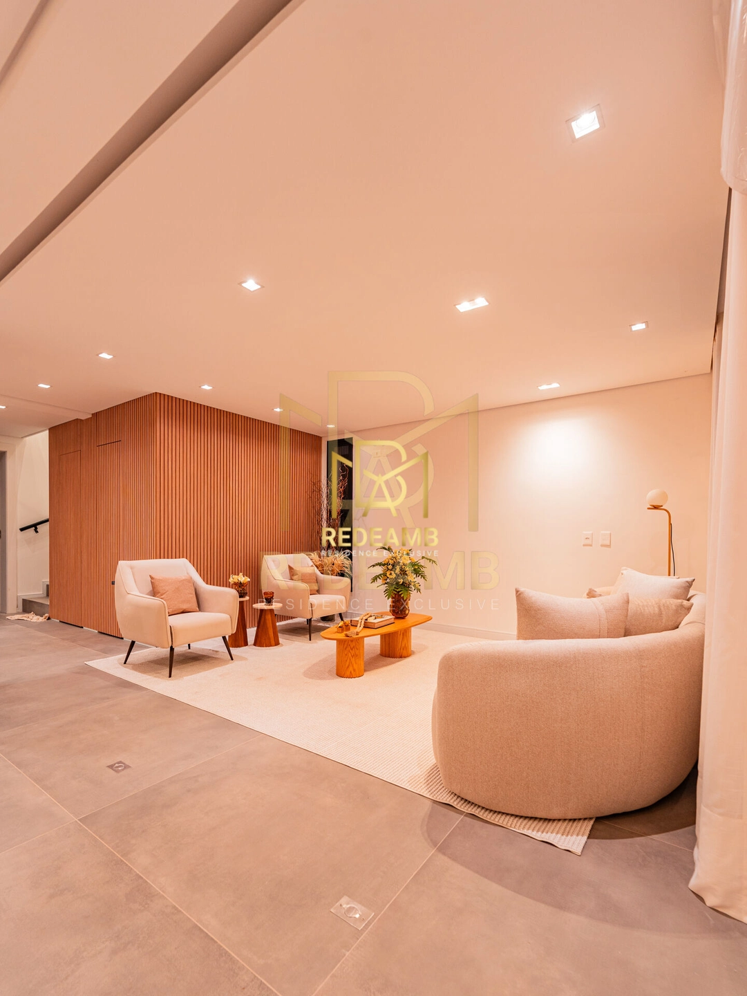 Casa Alto Padrão com 317,72 m², 04 dormitórios, sendo 04 suítes - Condomínio Residencial 4 - Alphaville - Santana de Parnaíba/SP