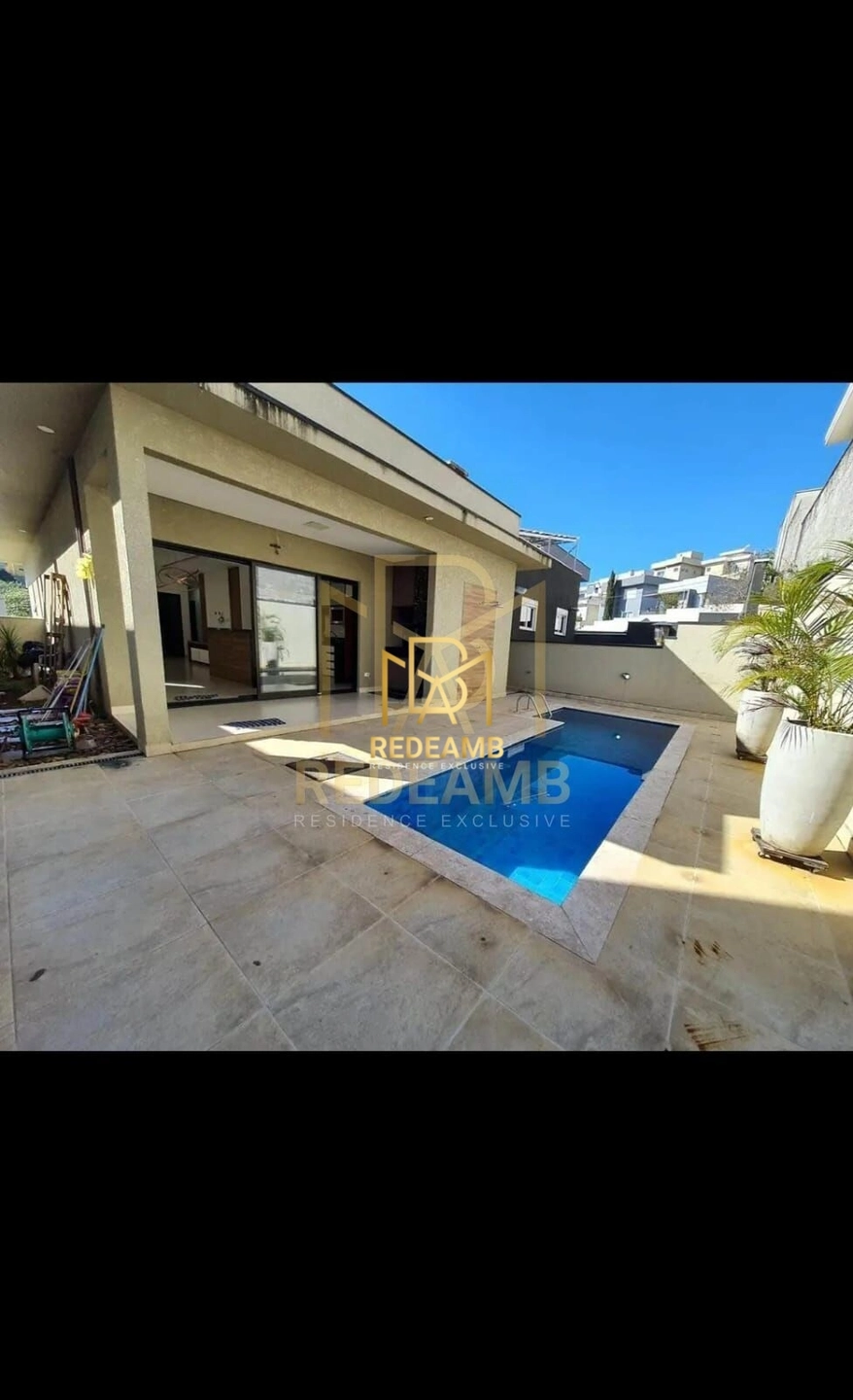 Casa Alto Padrão com 180 m², 04 dormitórios, sendo 02 suítes no Condomínio New Ville - Santana de Parnaíba/SP