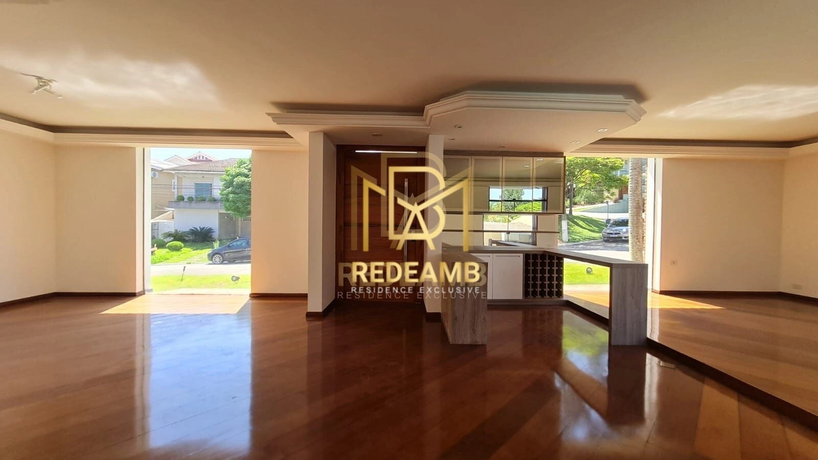 Casa de alto padrão para Venda no Residencial 5 em Alphaville com 620m² de área útil e 4 suítes, perfeita para quem busca conforto e sofisticação!